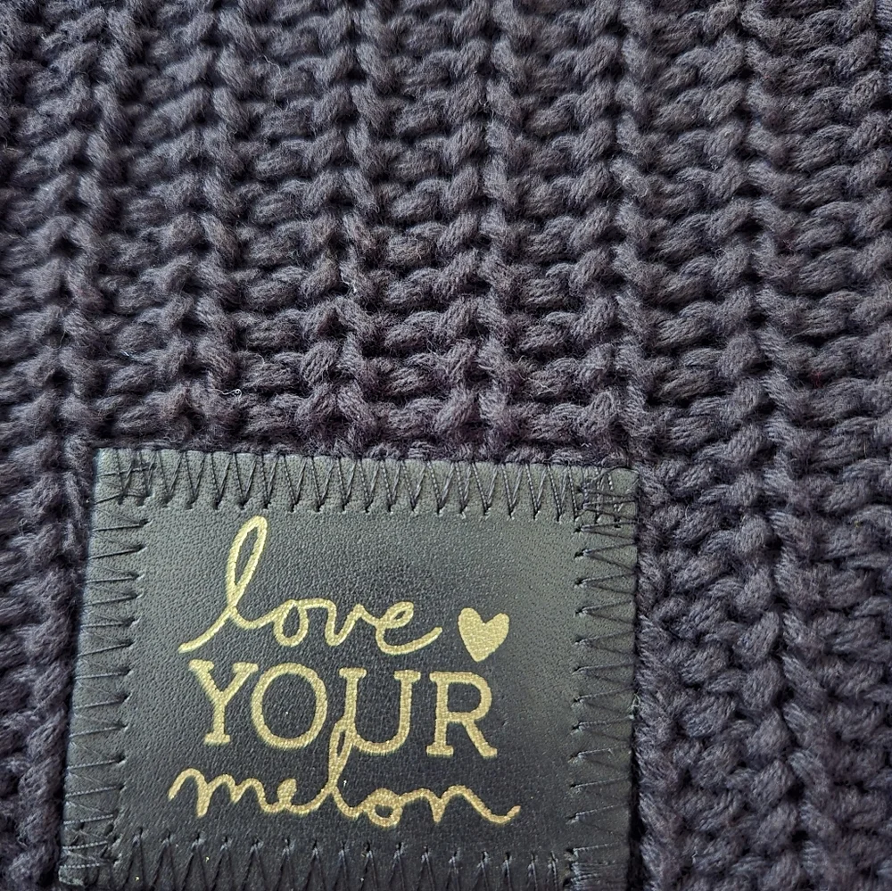Love Your Melon knit beanie Black With Gold - Picture 2 of 4